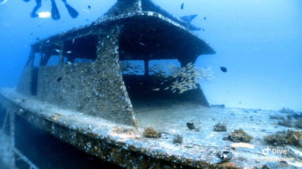 ラチャヤイ島の東側