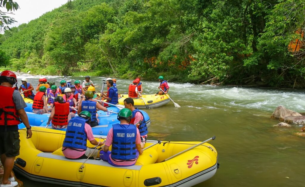 ラフティングツアー