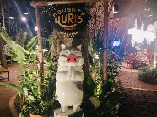 スペアリブ専門店Naughty Nuri’s Phuket