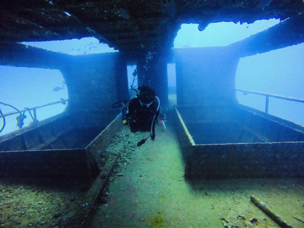 ラチャヤイ島の沈船