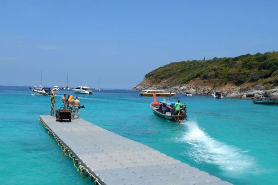 ラチャヤイ島ツアー